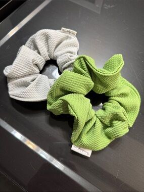 Kids Textured Fabric Scrunchies - Green & Light Gray women’s oversized big